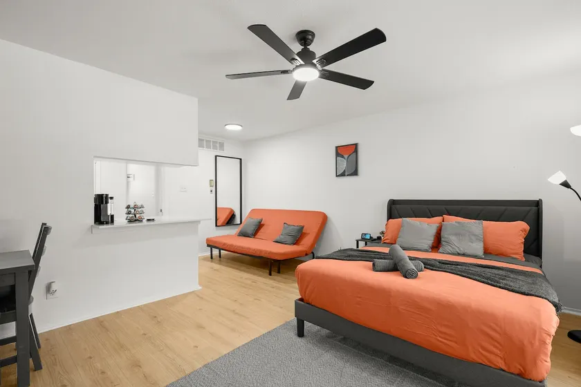 Modern, Central Austin Apt | Fully Equipped - Image 1