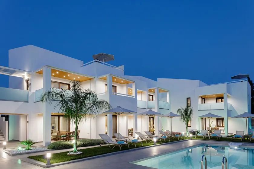 Coconut Palm Paradise - Image 1