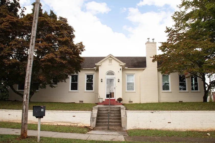 718 Morgan Ave. 3-bedroom (Entire Home) - Image 1