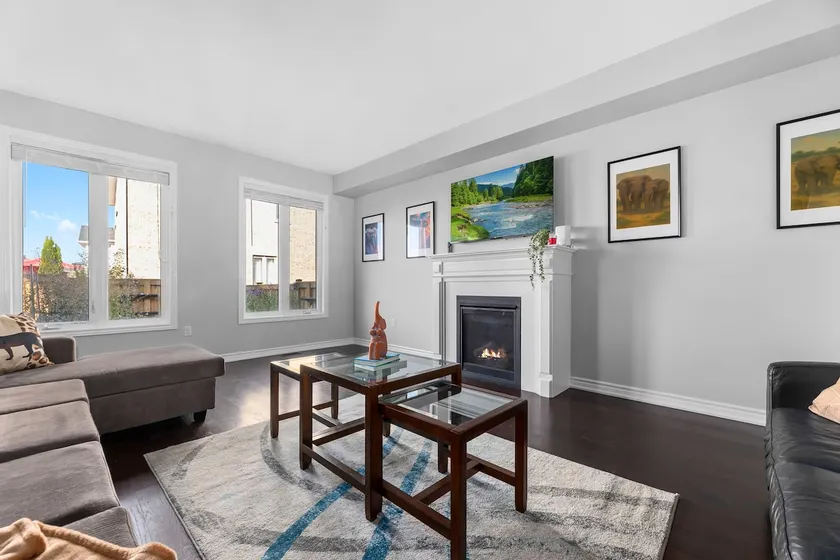 Elephant Escape: Spacious 7B/3.5B Home + Parking! - Image 1