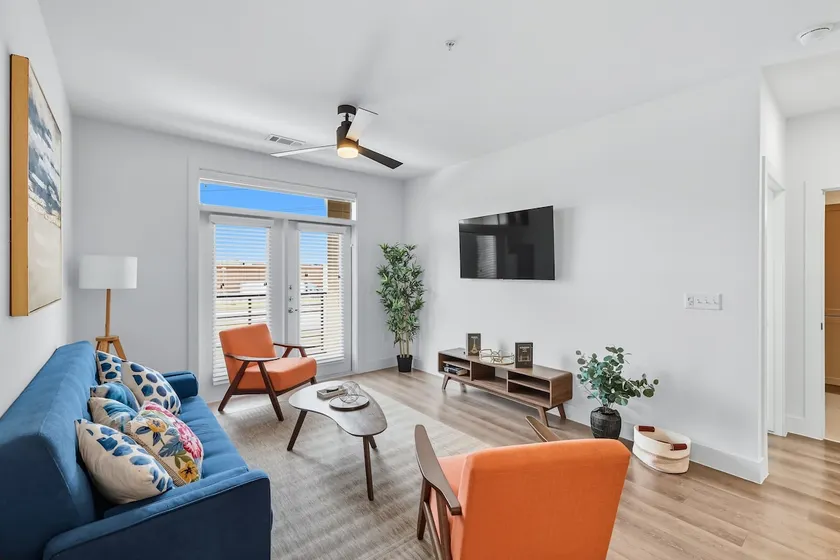 Spacious 2-Bed 2-Bath Condo by Traveller's Comfort - Image 1