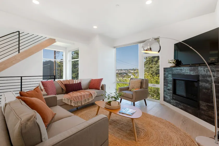 Elevated Escape • 4b2b TH w/ City & Lake Charm - Image 1