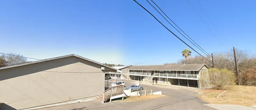 1 Bedroom Apartment Minutes from Freeway - Image 1