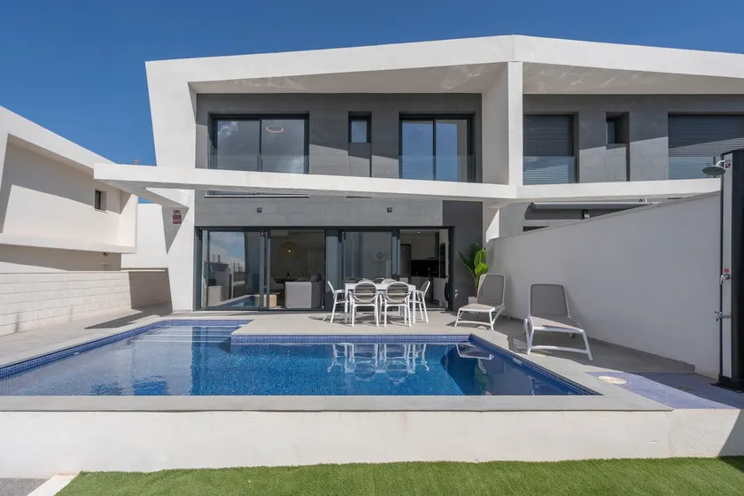 Bright house with private pool | Wellhome - Image 1