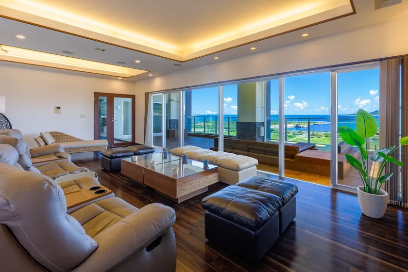 Up to 16 people BBQ with ocean view! Spacious 11th floor private parking lot with Japanese-style room for 4 cars Ryukyu tower 11F - Image 1