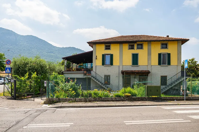 The House of Memories x 6 Zentrum (017085-LNI-00068) - Image 1
