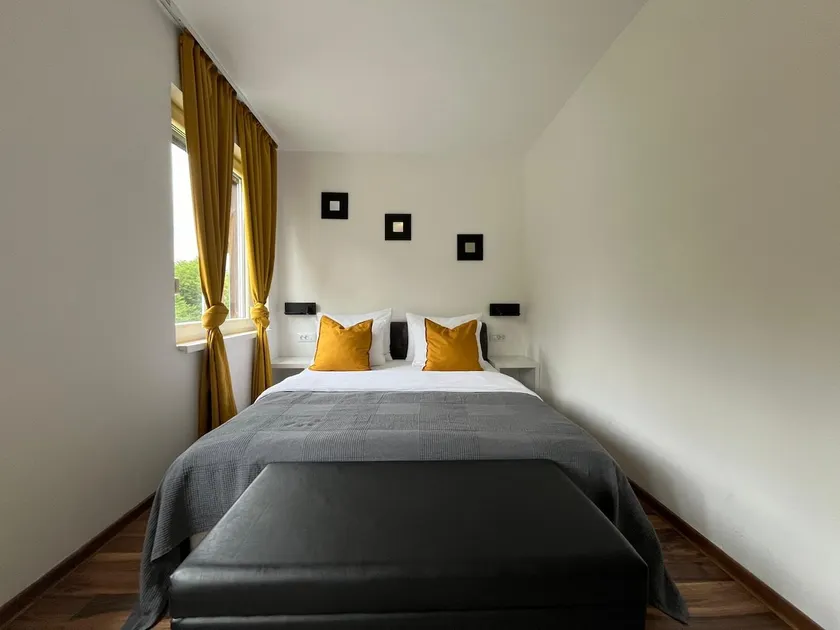 Superior Double Room near Entrance 2, Free Parking - Image 1