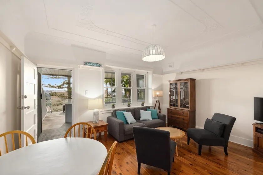 Charming federation apartment close to Manly Beach. - Image 1