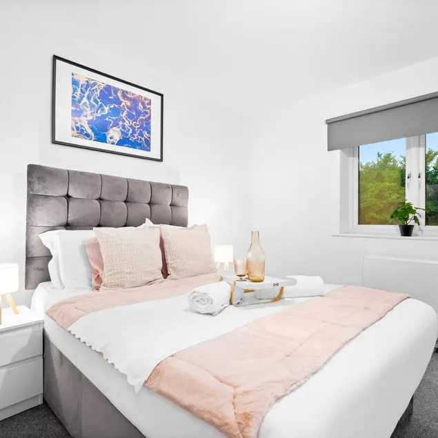 2 Bedroom Apartment * Netflix * WiFi * Parking - Image 1
