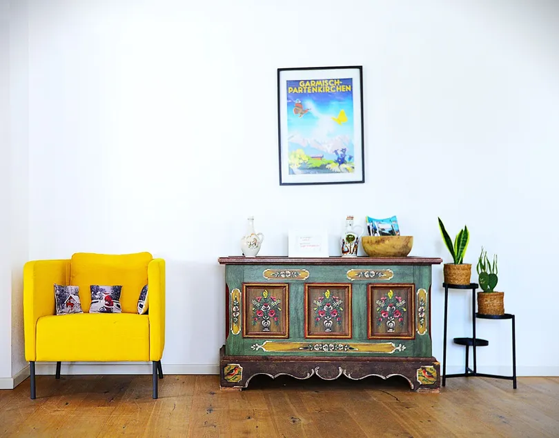 ”Yellow Tulips” apartment with mountain view balcony - Image 1