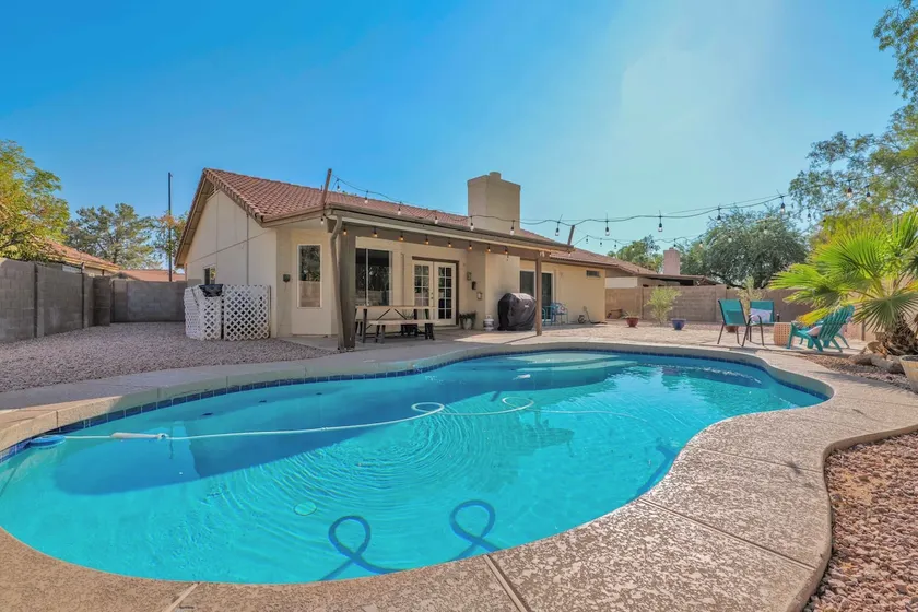 Resort style home w/heated pool premium amenities! - Image 1