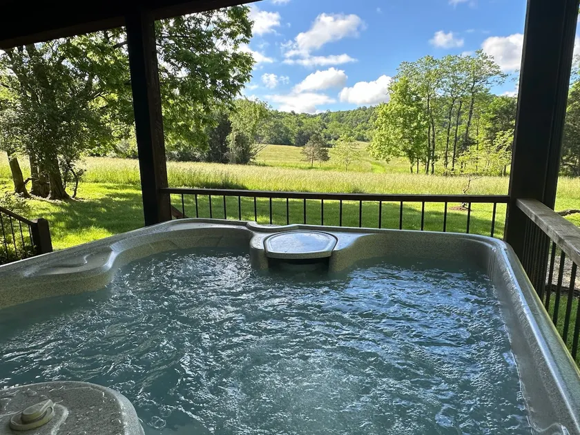 ”Walden” Relax & Unwind in Private Couples Retreat - Image 1