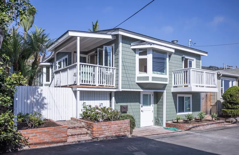 Beautifully Remodeled 1930s Laguna Beach Cottage - Image 1