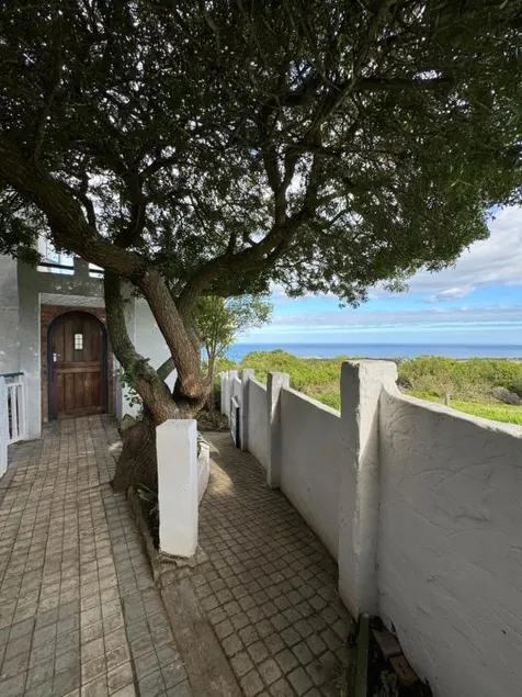 1 Bedroom Sea View Studio - Image 1