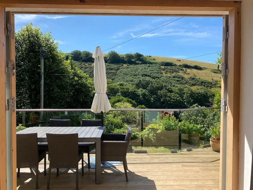 'Driftwood' is a 15 minute walk to Bantham beach. - Image 1