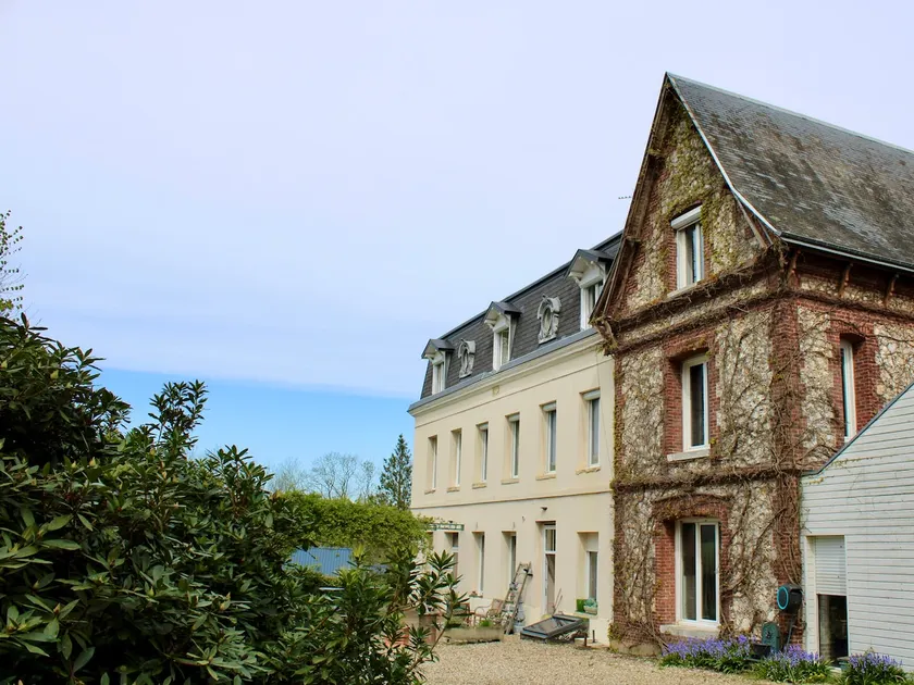 Studio in pretty guest house, entire home - Image 1