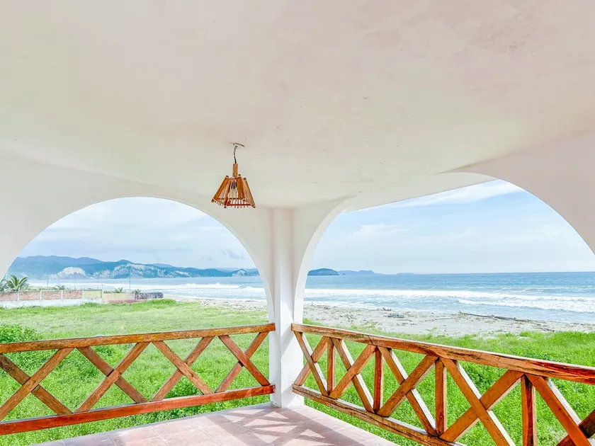 Entire Private Beachfront Home - Image 1