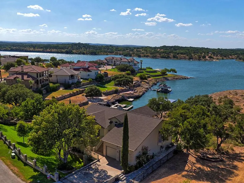 Waterfront Estate-7BR, dock, Cliff jump, 6000sqft - Image 1