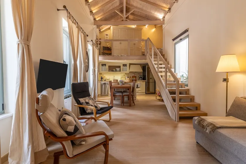 Superb Neoclassical House near the Acropolis! - Image 1