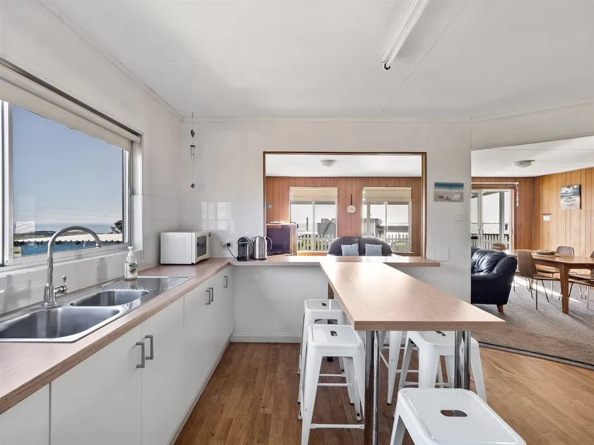 Watts Surf Shack in Gracetown - Image 1