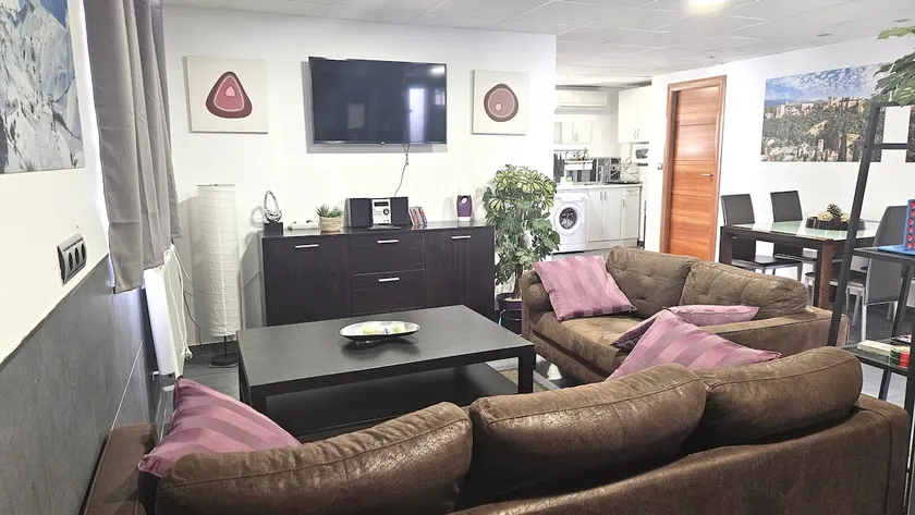 Aldamy. Quiet area. Patio + BBQ. Parking. - Image 1