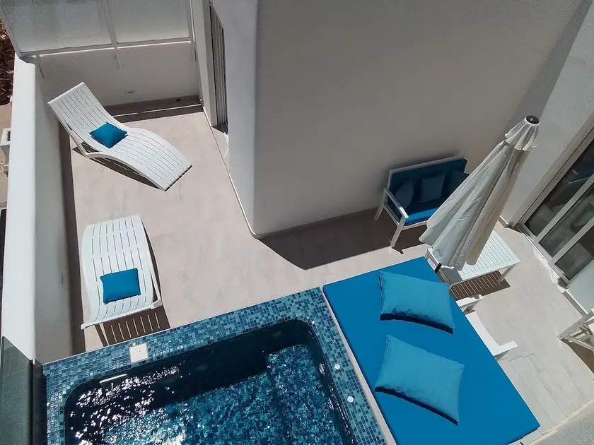 Private hot tub jacuzzi mountain views(ChariotApt) - Image 1