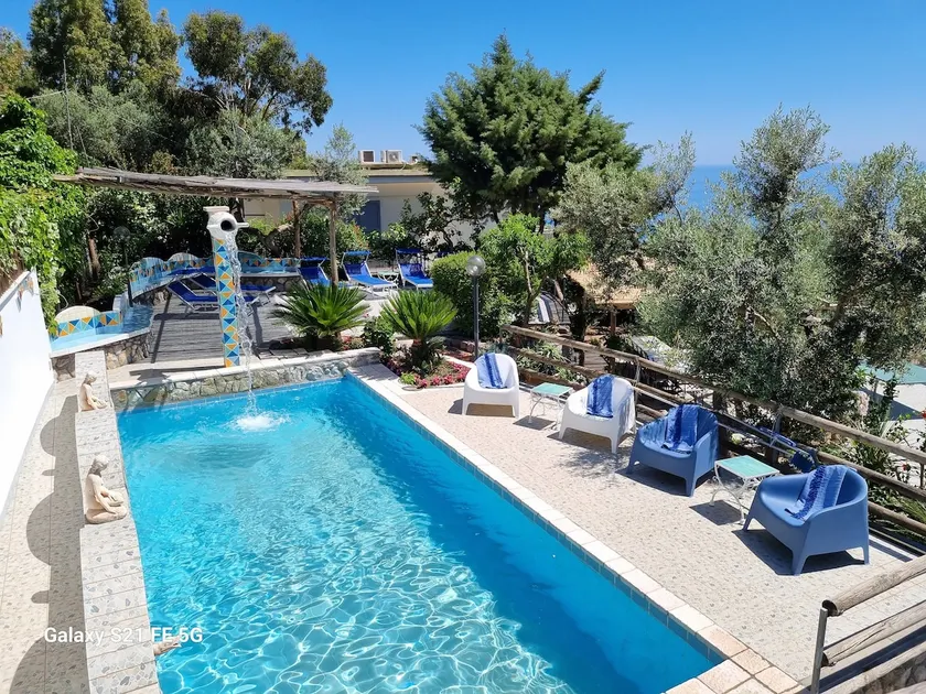 Luxury Villa- garden view-private swimming pool-air conditioning-jacuzzi - Image 1