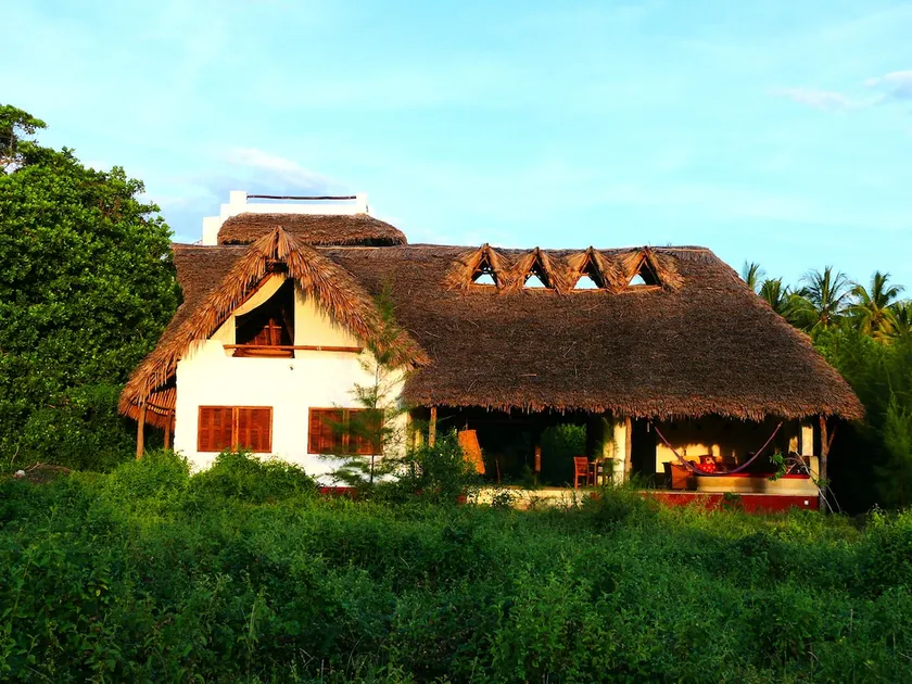 Secluded Eco-Villa overlooking Mida Creek - Image 1
