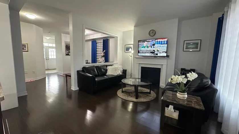 Elegant Niagara Home Close To The Falls - Image 1