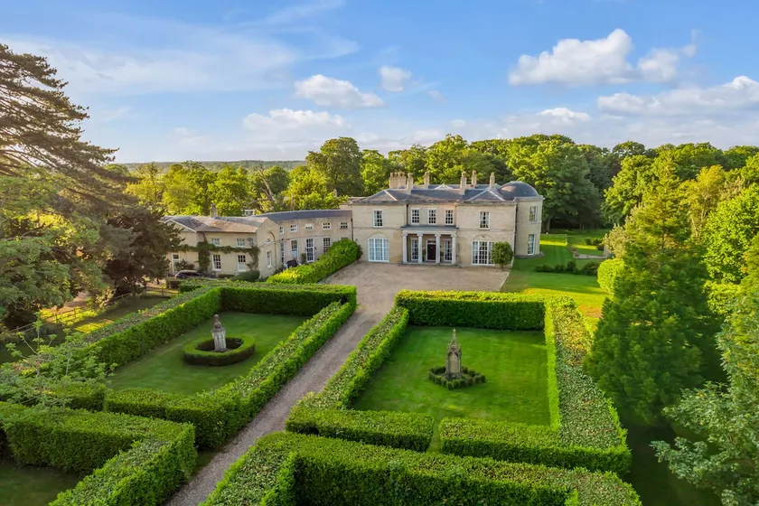 Elegant Georgian Mansion Historic Suffolk Retreat - Image 1