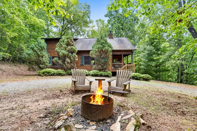 Wooded Cabin w/Spa and firepit near Macaysville - Image 1
