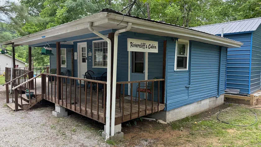 White River Little Blue Cabin grilldeck wifi cable - Image 1
