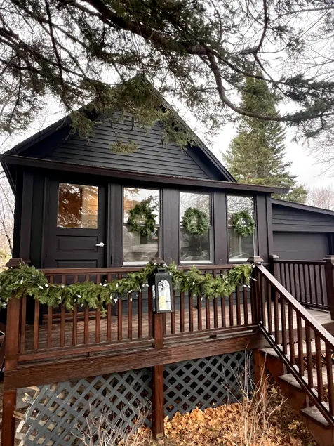 on Lake Superior-Starboard Cottage-Historic 2 bdrm - Image 1