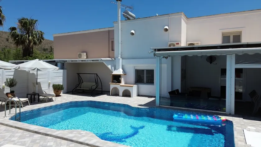 Villa Fantasia- Less than 5-Min Walk to Kalivaki Beach - Image 1