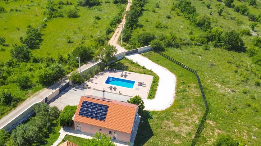 Villa Iris - Image 1