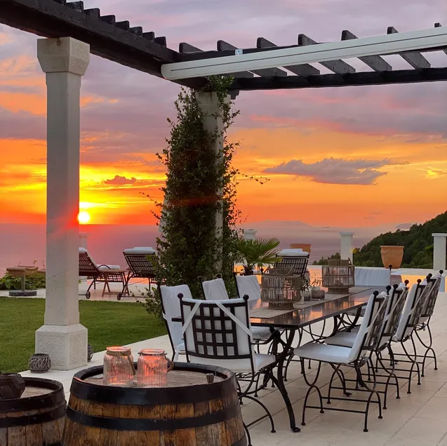 Exclusive Private Villa – Stunning Views, Infinity Pool - Image 1