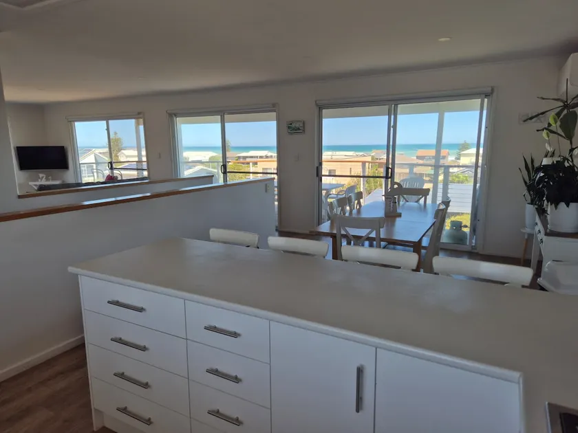 Middleton SA ”SeaWatch” 2 STOREY AMAZING SEA VIEWS - Image 1
