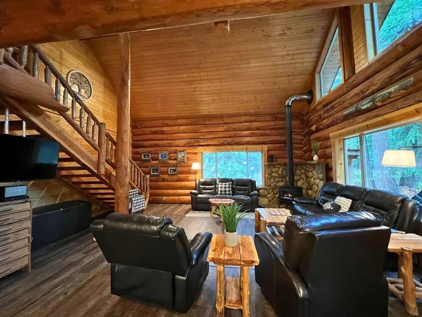 Custom Log Home | River access | Hot Tub | Forest - Image 1
