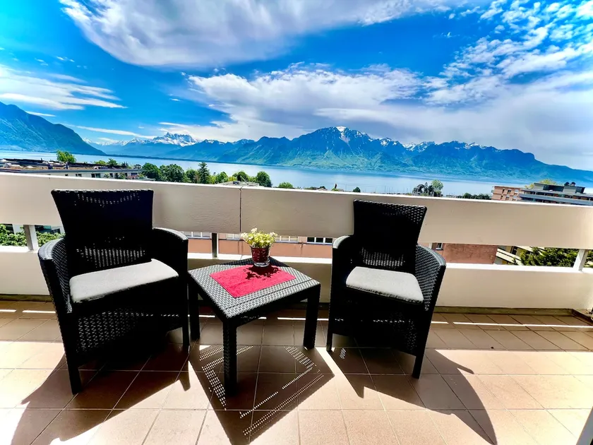 Beautiful lakeview, 2 Bathrooms, balconys,modern, - Image 1