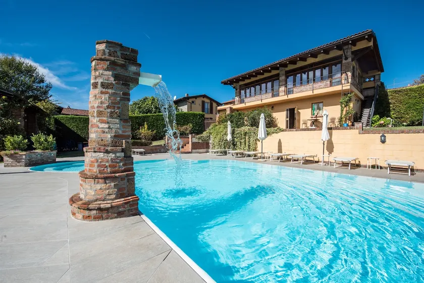 Chardonnay's Home, family, with pool - Image 1