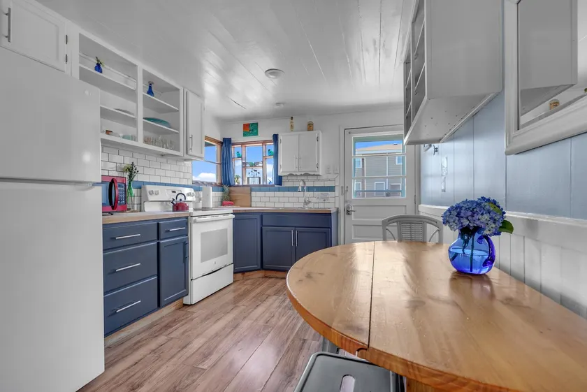 Orginal 50s Pad! Direct Beach & Avalon Pier Acess - Image 1