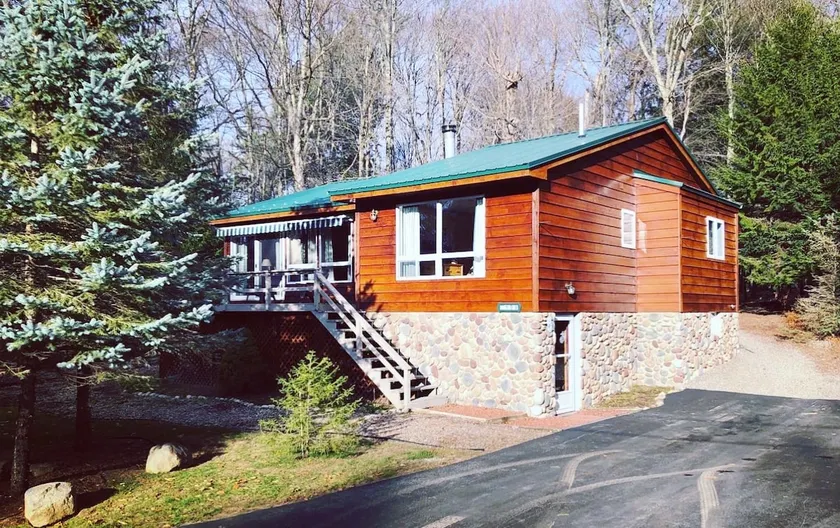 Cozy, Quiet Old Forge Getaway, just Minutes from The Fulton Chain Lakes - Image 1