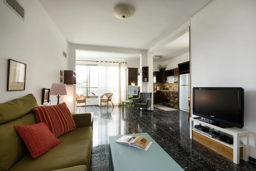 Carmel Center:Forest retreat in the heart of Haifa - Image 1