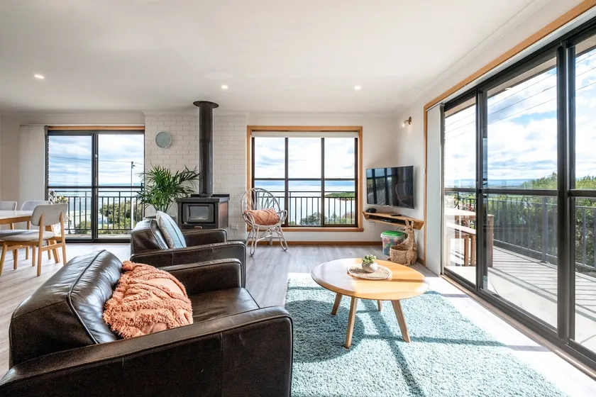 Granite Beach House - Image 1
