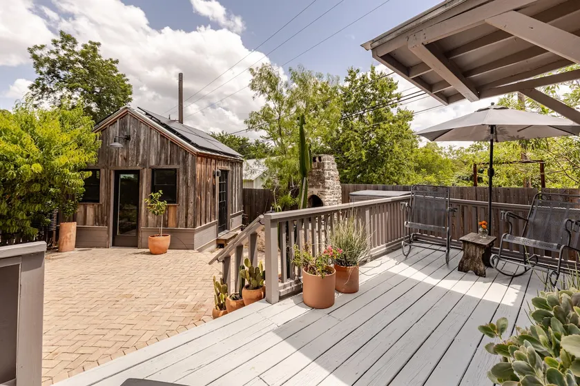 Urban Cottage —Walkable, Downtown, Quiet, Porch - Image 1