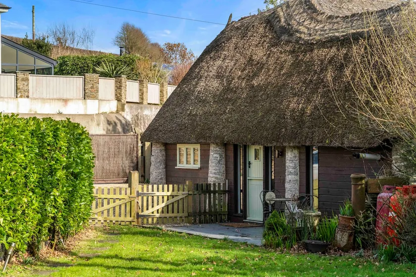 Beech Hut - a streamside family escape near Salcombe and Beaches - Image 1