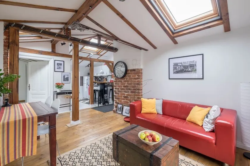 Loft in 100-Year-Old House in Historic Area of Downtown - Image 1