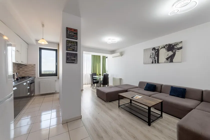 Spacious 2 Bedroom Apartment By CityBookings - Image 1
