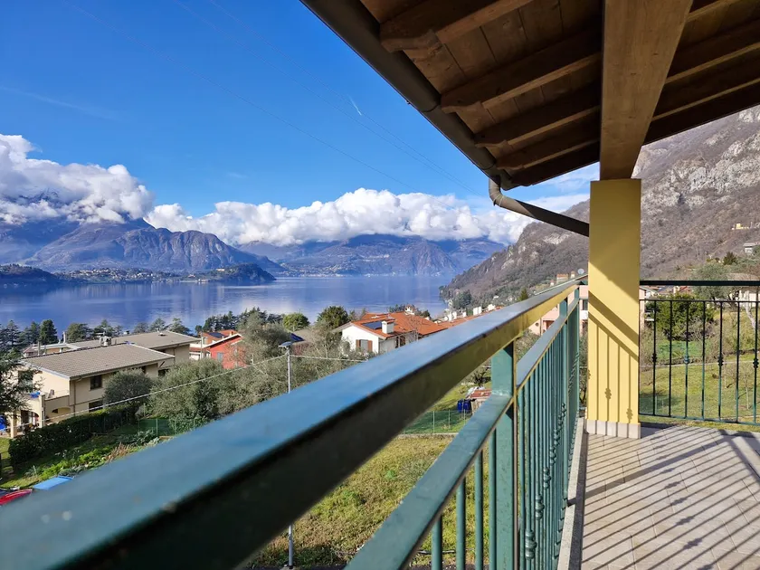 Balcony Lake View Apartment - Image 1
