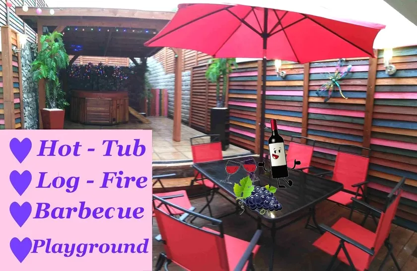 \"266\" 4 STAR!  HOT-TUB, LOG-FIRE, BQ, PLAYGROUND, BIKE LOCKUP, Nr Zip World - Image 1